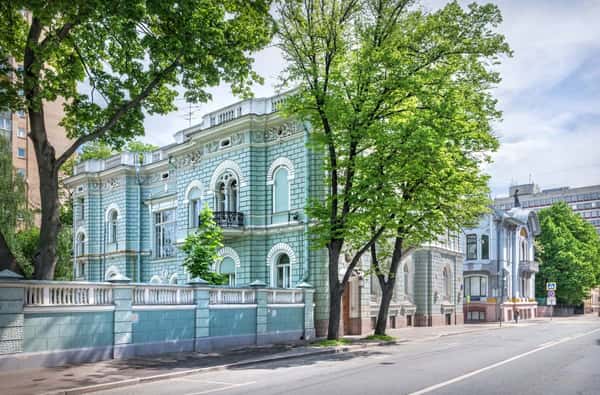 Посольства Москвы: загадки и тайны старинных особняков
