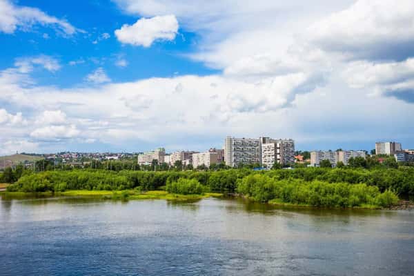 Красноярск с реки: живописная прогулка на сапе по Енисею