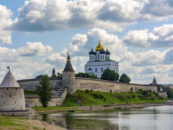 Первое знакомство с Псковским кремлем