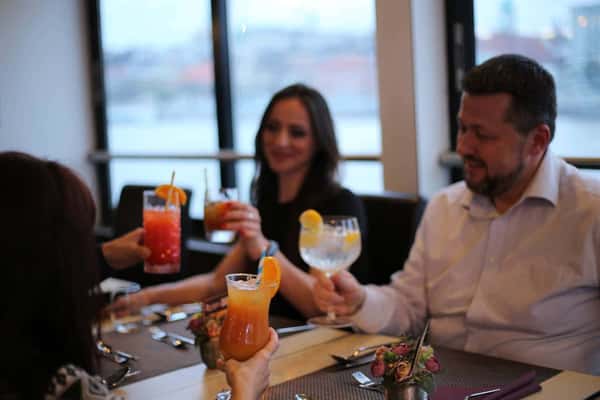 Cocktail & Folk: коктейль-круиз в сопровождении фольклорной музыки