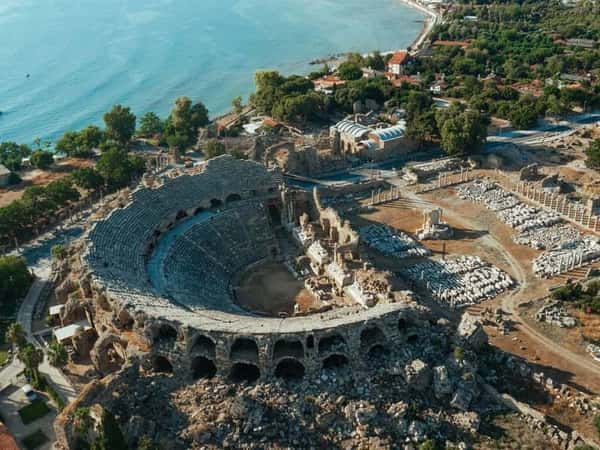 Античный город Сиде, водопад Манавгат и орнаменты мечети Кулийе