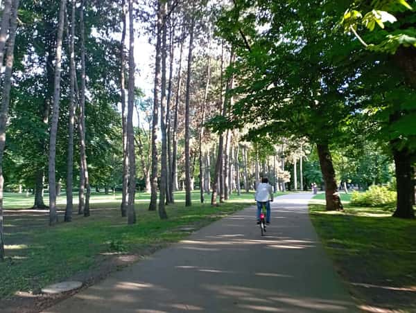 На велосипеде по центру: Парламент, Остр. Маргит, Мост Эржебет с 31 августa