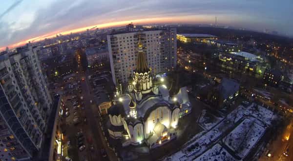 По крышам Москвы: «А из нашего окна Площадь Красная видна»