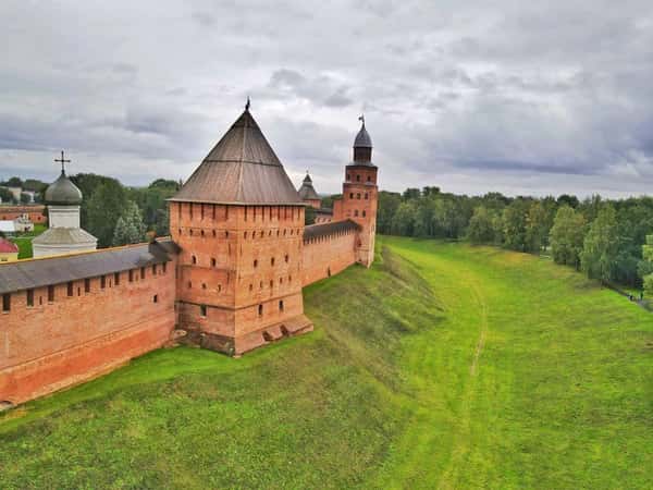 Великие и древние: знакомство с новгородским наследием