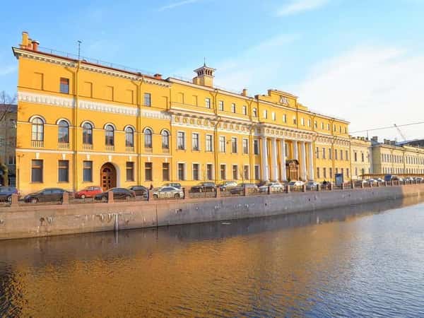 От мифов к истории: удивительные истории Петербурга