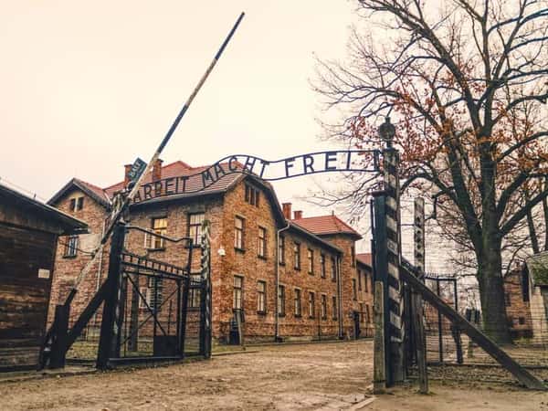 Экскурсия в Освенцим из Кракова