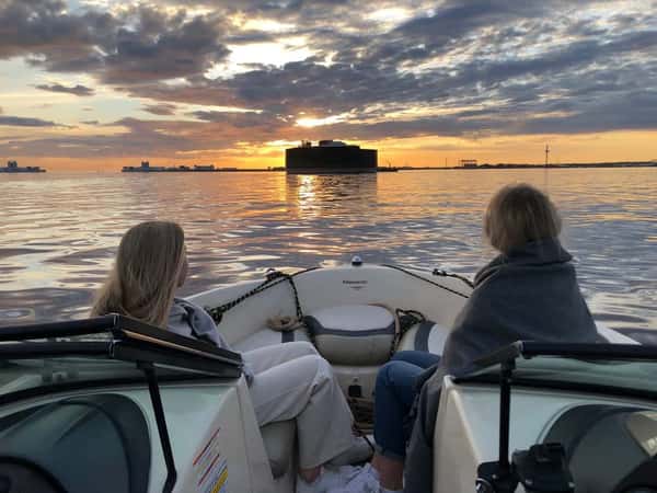 От Гибралтара до Кронштадта: история морских фортов на катере