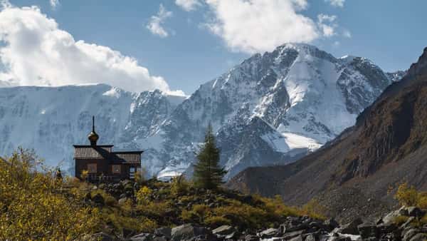В горы Алтая без рюкзаков и с комфортом - включено всё: проживание, питание и приключения