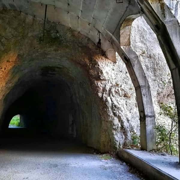 Красная Поляна с другой стороны: поход к курорту по заброшенной дороге