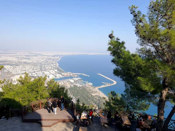 Вид с горы Тюнектепе