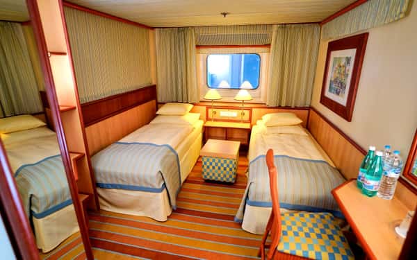 Каюта с окном