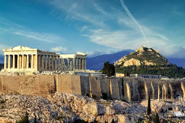 Холм Ликавитос с другого ракурса