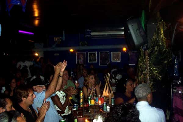 Джаз-клуб "Zorra y el Cuervo", Гавана