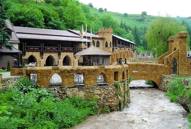 Замок коварства и любви кисловодск легенда фото и описание