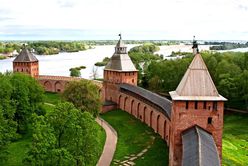 Стены Новгородского кремля