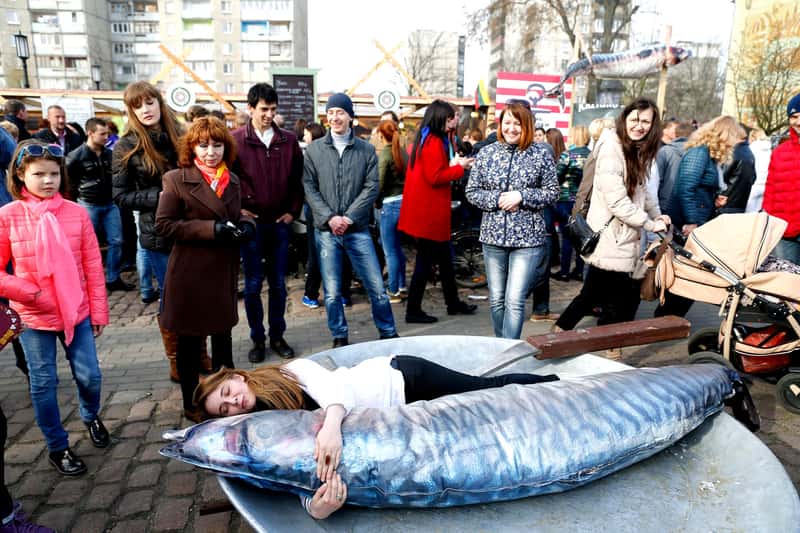 Празднование "Дня селёдки" в Калининграде